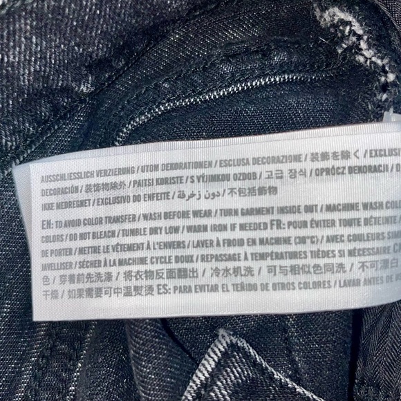 Abercrombie & Fitch The 90s Slim Straight
Ultra High Rise Jeans - Picture 14 of 15